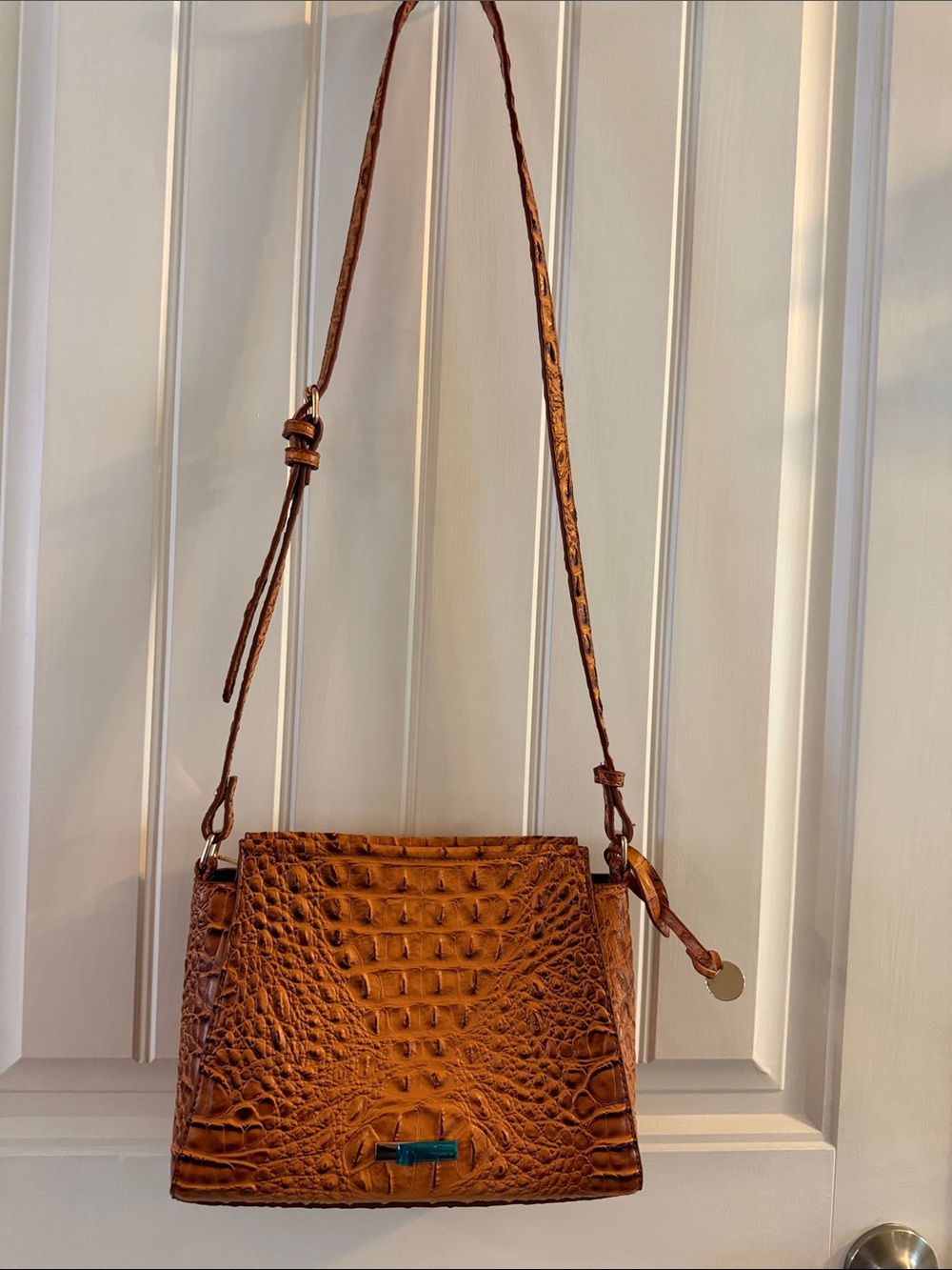 Croc-Embossed Tan Crossbody Bag with Adjustable Strap